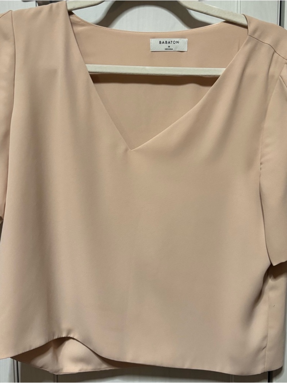 Babaton Aritzia V-Neck Blouse | Short Sleeve | blus/Peach | Size M